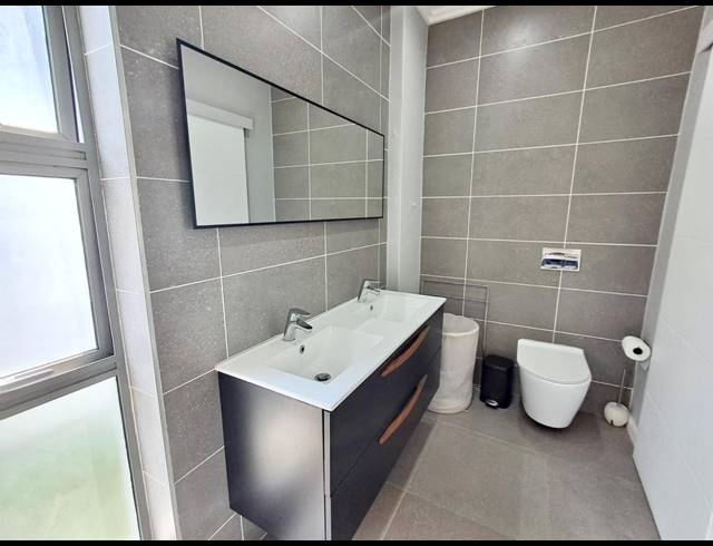 3 BEDROOM TOWNHOUSE FOR SALE IN PALM LAKES ESTATE